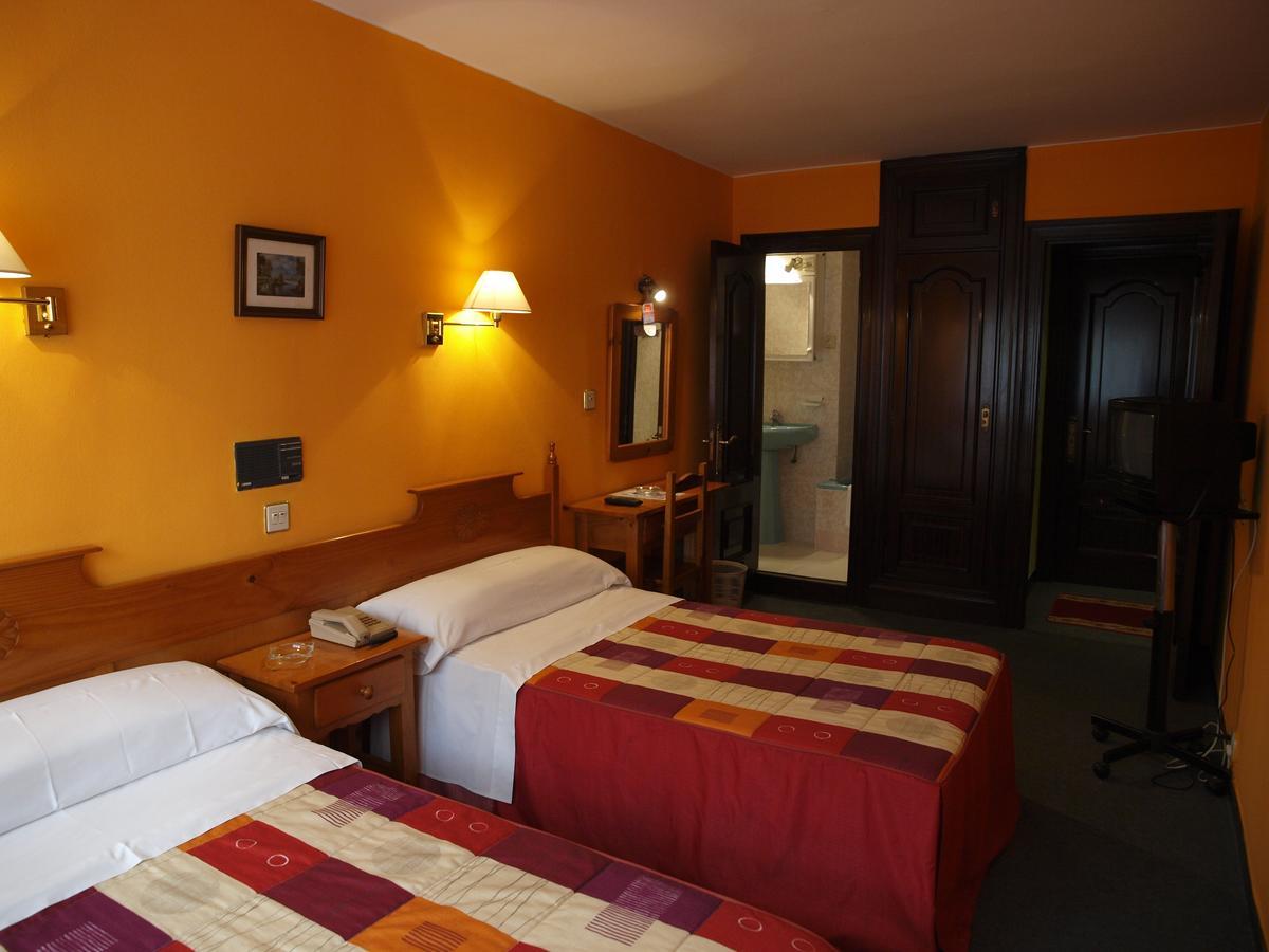 Hotel Paris Хіхон Екстер'єр фото
