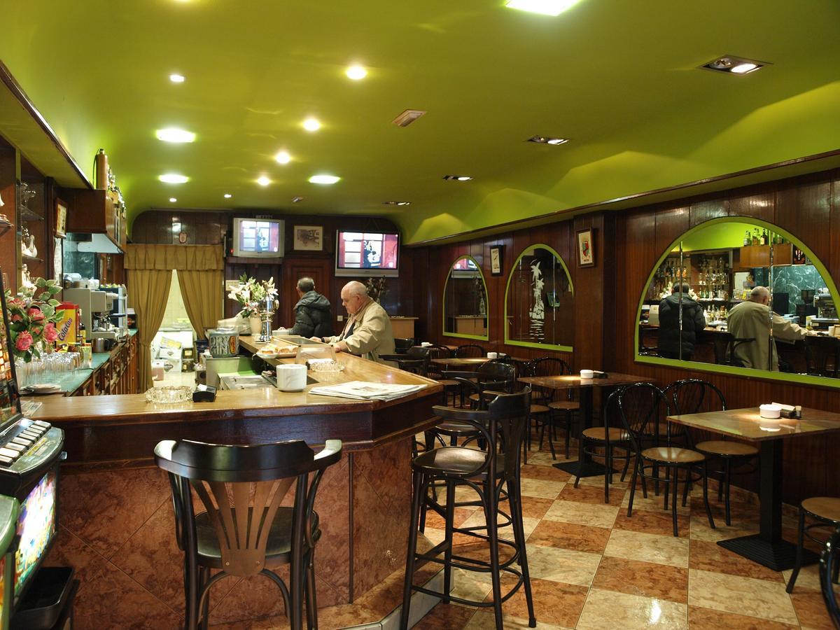 Hotel Paris Хіхон Екстер'єр фото