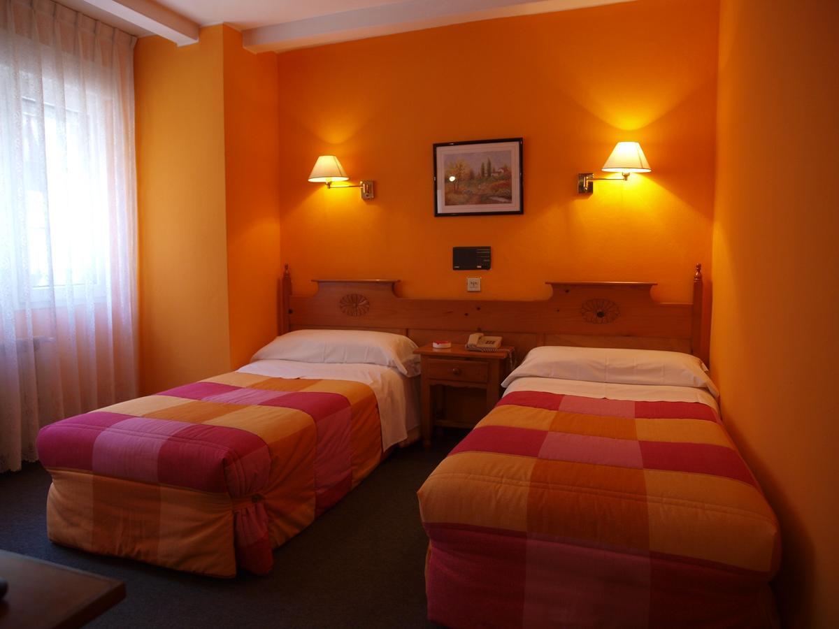 Hotel Paris Хіхон Екстер'єр фото