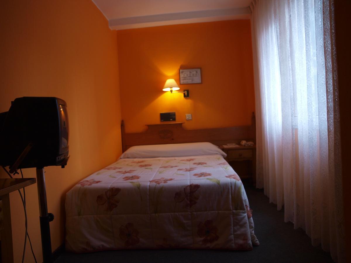 Hotel Paris Хіхон Екстер'єр фото