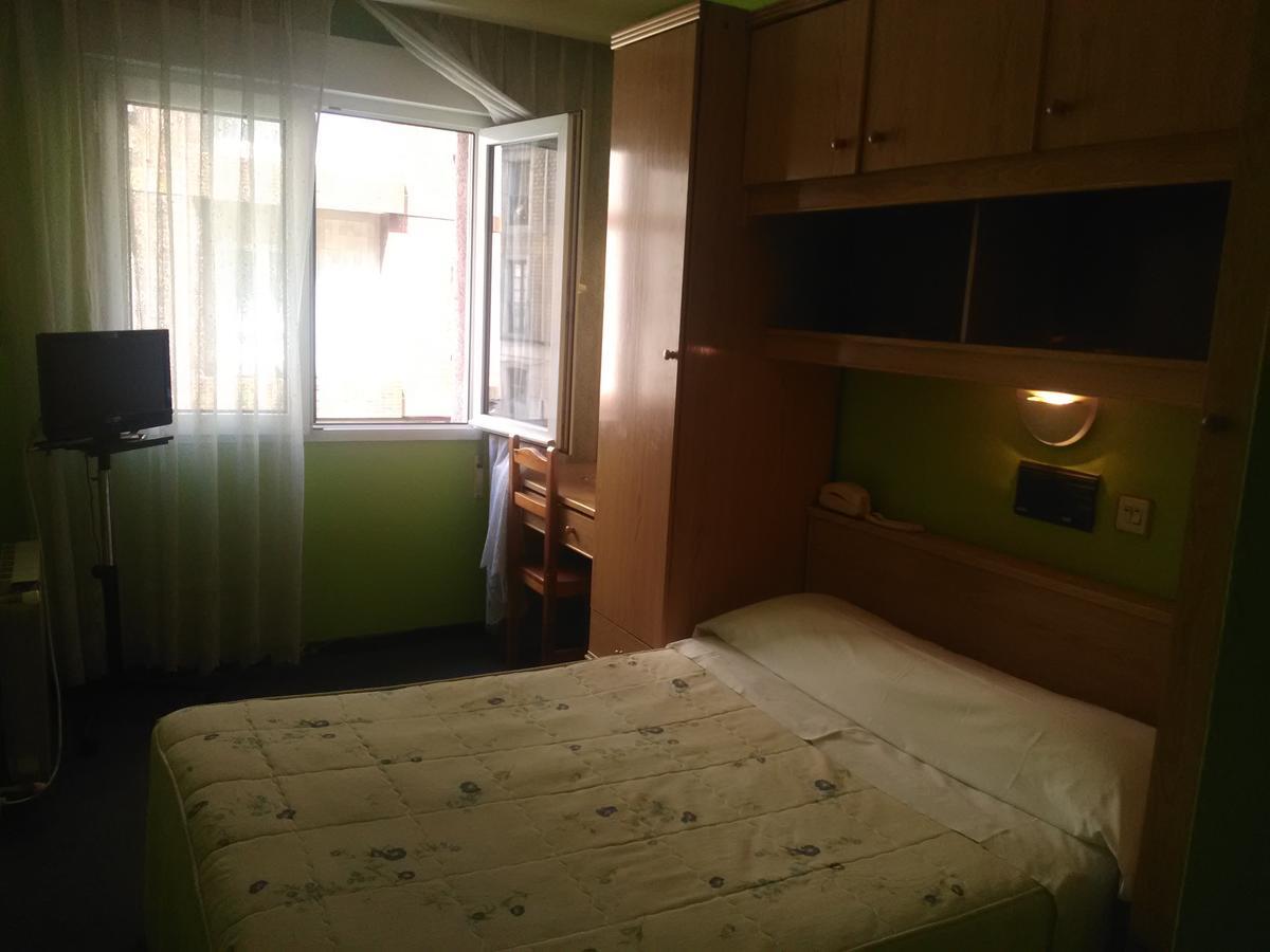 Hotel Paris Хіхон Екстер'єр фото